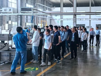 新能源電驅(qū)動(dòng)行業(yè)專家一行到人本蕪湖園區(qū)參觀交流